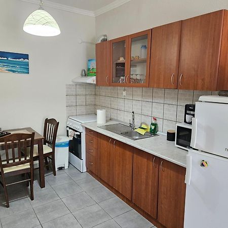 Nikol'S Apartment Nea Iraklitsa Екстериор снимка